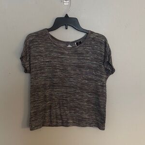 Stranded Multitone Short Sleeve cropped tee with cutout in back size medium